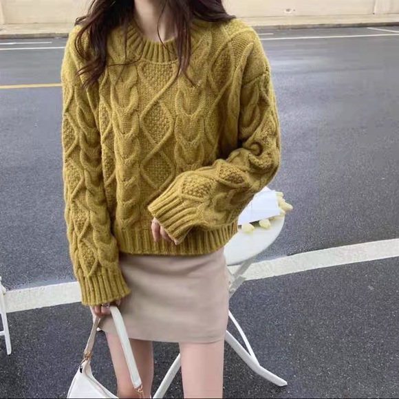 Avocado Green Sweater! Super warm. One Size (bigger style, oversized feel) - Picture 3 of 3